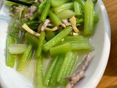 芹菜炒肉丝-水根饭店