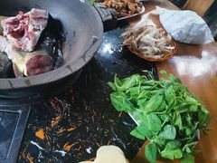 -双廊杨记石锅鱼石锅牛肉