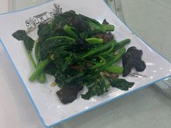 -渔意楼·驰名沙田乳鸽(五羊旗舰店)