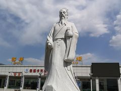 -滨州服务区·停车场