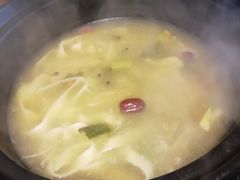 -陆记牛庄·碳锅龙虾烧烤(爱上花园店)