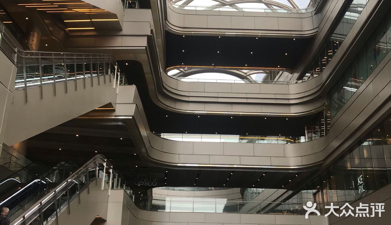 地铁12号线国际客运中心站上来就是停车也方便