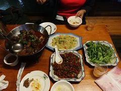 -临江餐馆二楼美食部落