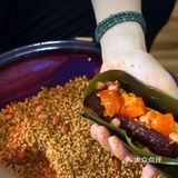 炒鸡无敌好吃的手工大肉粽，内馅简直绝了[得意]