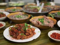 粉蒸肥肠-小杨翘脚牛肉