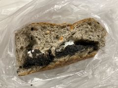 黑芝麻大鼓面包-85度C(广州石牌桥店)