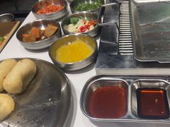 -山野的朋友露营炭火烤肉