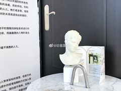 餐具摆设-La Porte de Paris 巴黎之门法式甜品