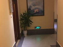 -屋顶顶城市·江景酒店-客房部