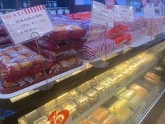 -红宝石·鲜奶小方·海派西点房(南丹店)