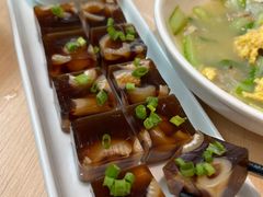 弹肉皮冻-吕氏疙瘩汤·海鲜新鲁菜(凯德mall新都心店)