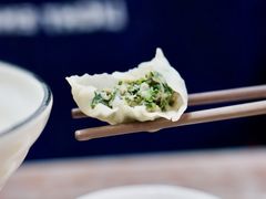 荠菜鲜肉小笼包-曼曼汤包(建国西路店)