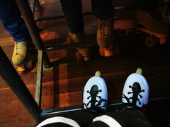 -奔马滚轴溜冰场