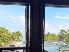 -亚龙湾喜来登·美景台大堂吧