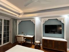 -芭黎人江景轻奢酒店(告庄西双景星光夜市店)