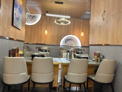 大堂-围炉肉舍•炭烤活鳗•丹东海鲜烤肉(步行街店)