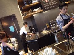 星巴克&nbsp;全黑围裙店(太古里店)-星巴克(成都太古里二店)