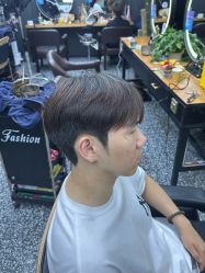 点击看大图 -藤野造型专业烫染接发