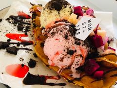 水果冰淇淋鸡蛋仔-怪兽咖啡 Monster Cafe