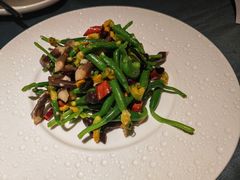 鸡枞菌凉拌黄瓜花-北院·果木烤鸭·25年东北菜(创意产业园店)