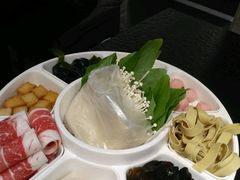 -鸡遇虾煲干锅火锅(小寨金莎店)