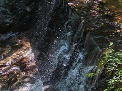 -燕子河大峡谷天坑仙境