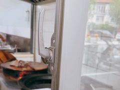 -黄阿姨锅贴大王(万航渡路店)