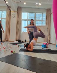 -亚太瑜伽普拉提学院