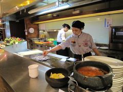 自助取餐区-广州中心皇冠假日酒店-环市食坊·海鲜自助餐厅