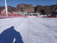 -荣盛康旅野三坡滑雪场