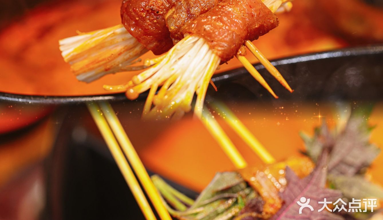 凌晨还在营业的串串店，宵夜党狂喜！