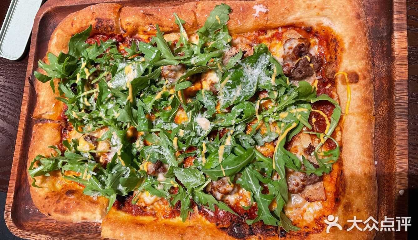 pizza还是薄底厚边浓浓芝士[调皮]