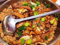 牛肝菌炒饭-老滇山寨•云南特色菜•地方菜•民族风情歌舞表演(金碧店)