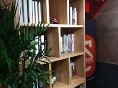 -HIGH FIVE哈福手工汉堡(桂林路店)