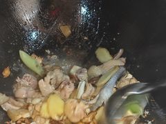 -地锅公社·现炒地锅鸡·地锅鱼·夜宵(罗锦路店)