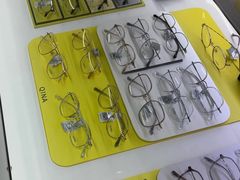 -零度眼镜·宝视友·蔡司依视路(吾悦花街店)