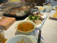 -乡土黄·鲜牛肉火锅·小龙虾(兴业街店)