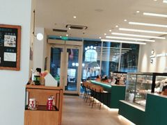 -星巴克臻选(上海中环广场2F店)