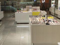 -J-Optical佳视明眼镜·蔡司视觉(青岛金茂览秀城店)