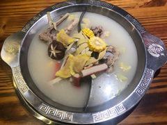 香香猪大骨头汤锅-庄老幺火锅(娄山关路店)