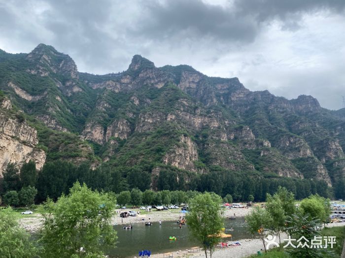 百里峡七彩艺术小镇图片