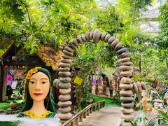-呀路古热带植物园