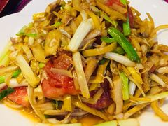 -香巴拉云南餐厅(华莱坞店)