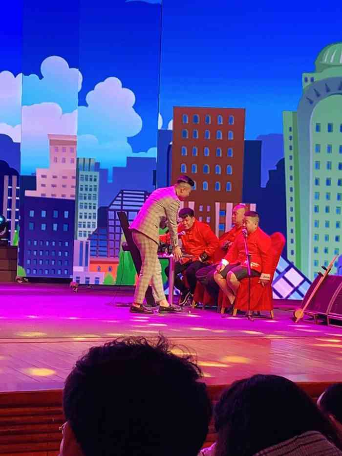 南风大剧院莎梦二人转剧场-"很好看,比之前强多了,有很多新鲜的节目.