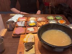 -银米·云南传统过桥米线(双廊黑金冠店)