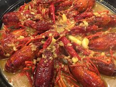 -虾弄弄海派小龙虾·牛羊蝎子火锅