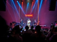 -TZ House音乐现场(来福士中心店)