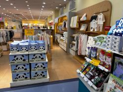 -爱婴室(上海浦建路店)