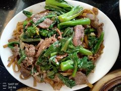 干炒牛河-广源肠粉王·鸡煲·羊肉煲(双龙店)