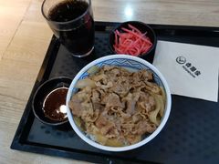 中碗牛肉饭-吉野家(成都时代奥莱店)